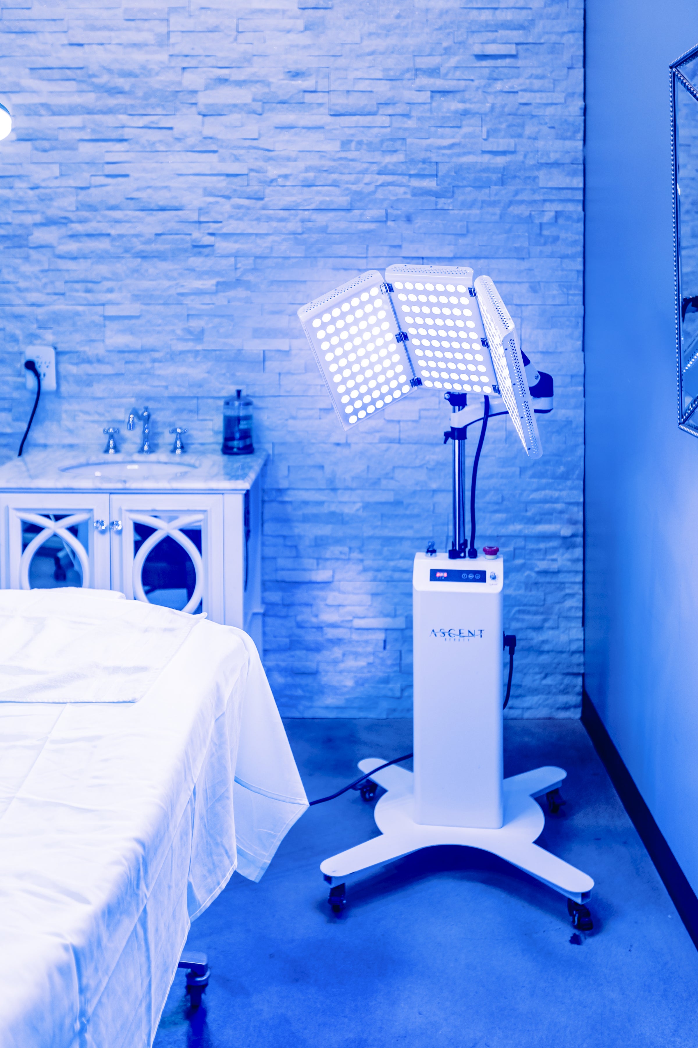 Medical Grade LED Treatment Light – Ascent Beauty